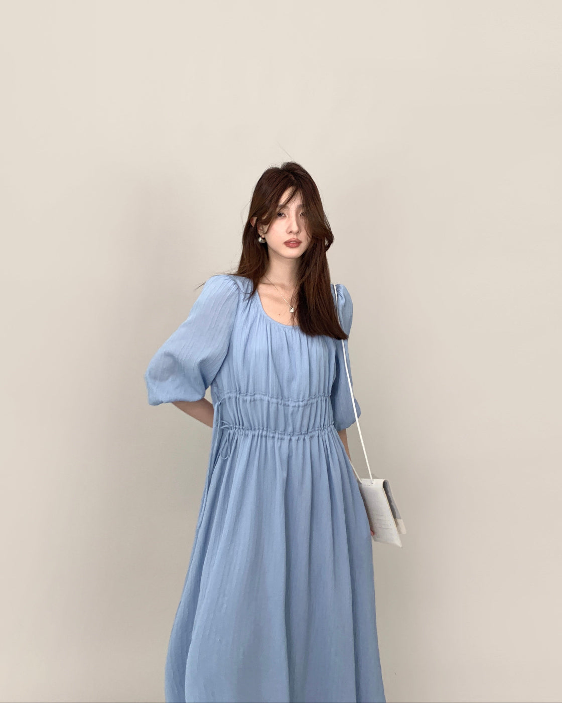 Commute-style short-sleeved fitted round-neck loose-fitting dress