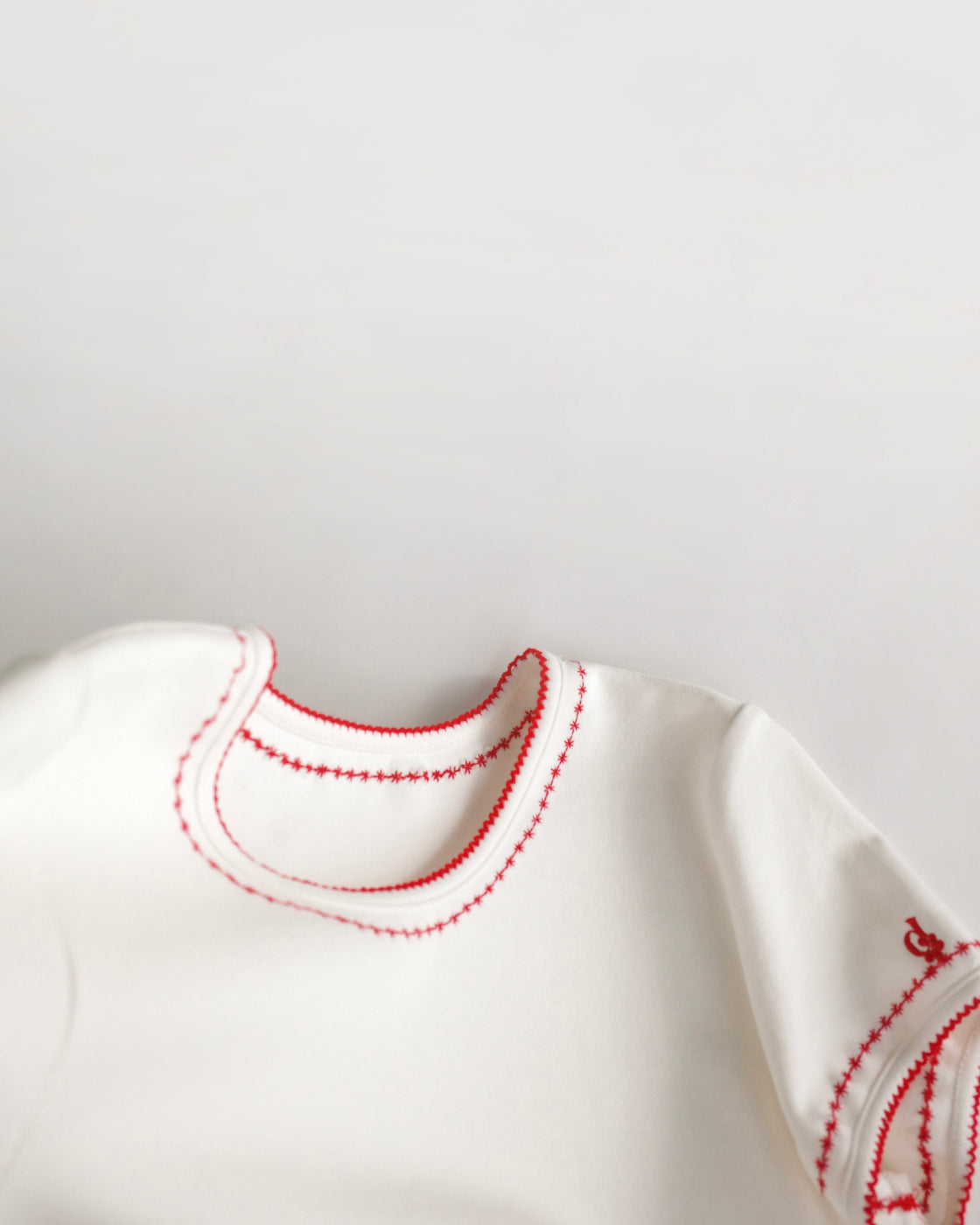 樱桃红Embroidered Stretch Short-Sleeve Tee