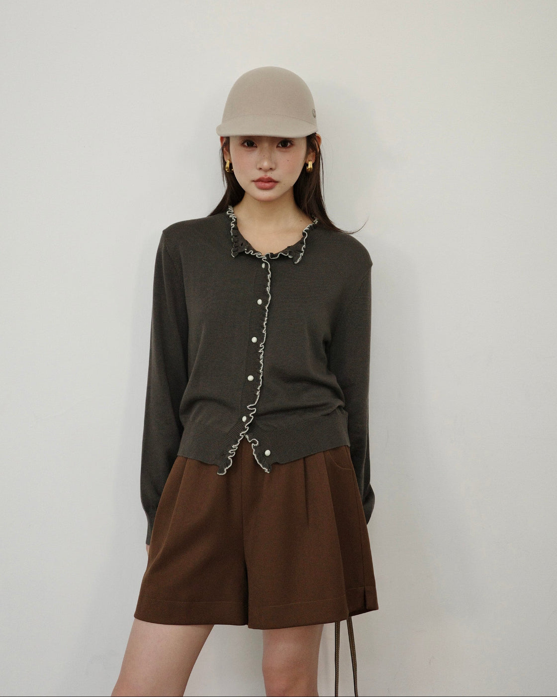 バイカラーパイピング & くるみボタン 構築的ニットカーディガン