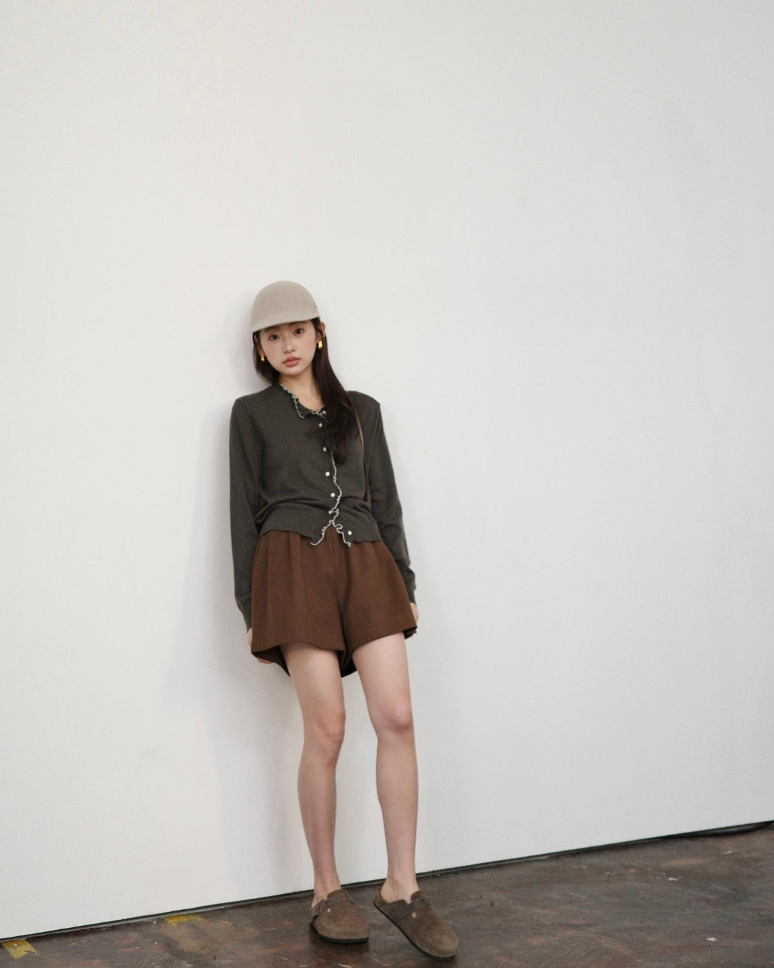 バイカラーパイピング & くるみボタン 構築的ニットカーディガン