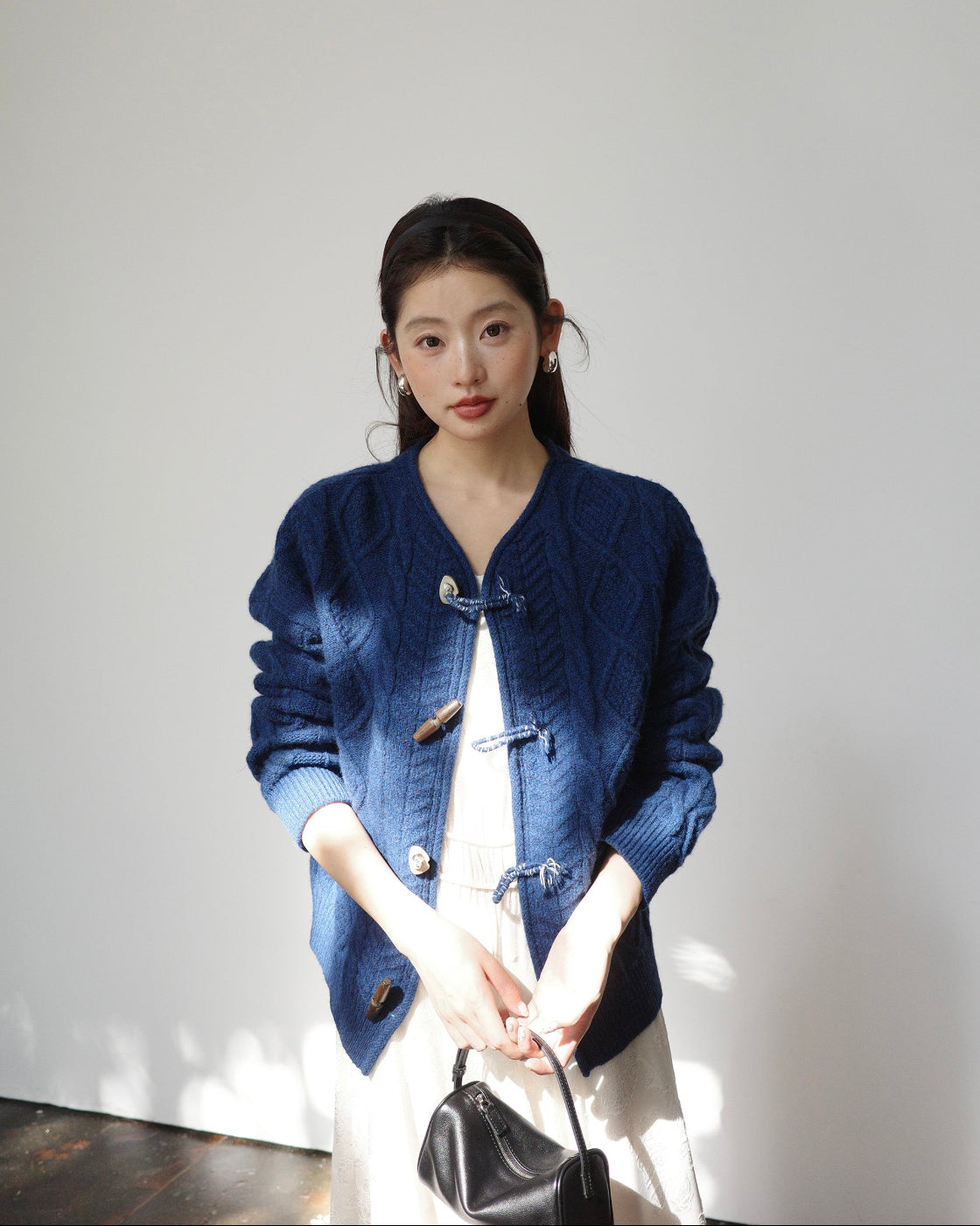 Vintage Cable Knit Cardigan Sweater for Women – Relaxed Fit Outerwear