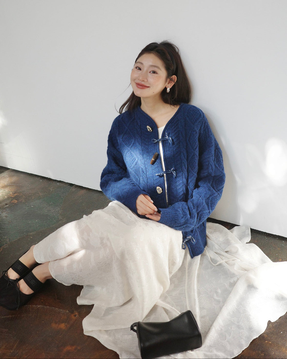 Vintage Cable Knit Cardigan Sweater for Women – Relaxed Fit Outerwear