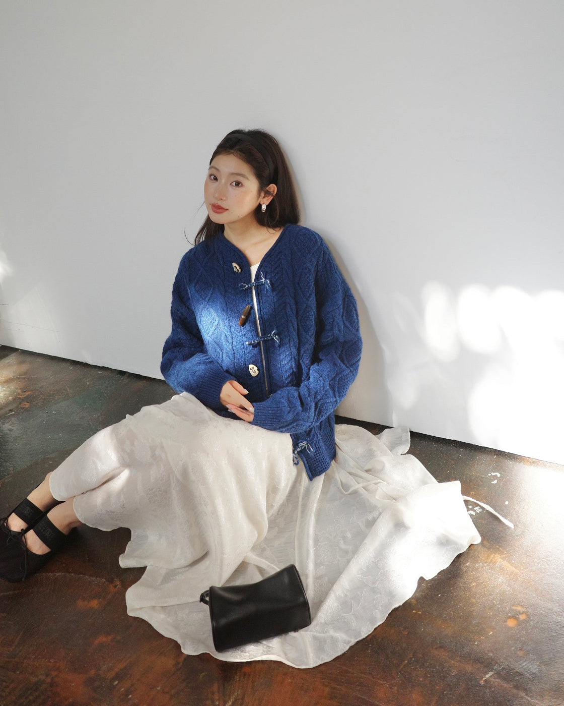 Vintage Cable Knit Cardigan Sweater for Women – Relaxed Fit Outerwear