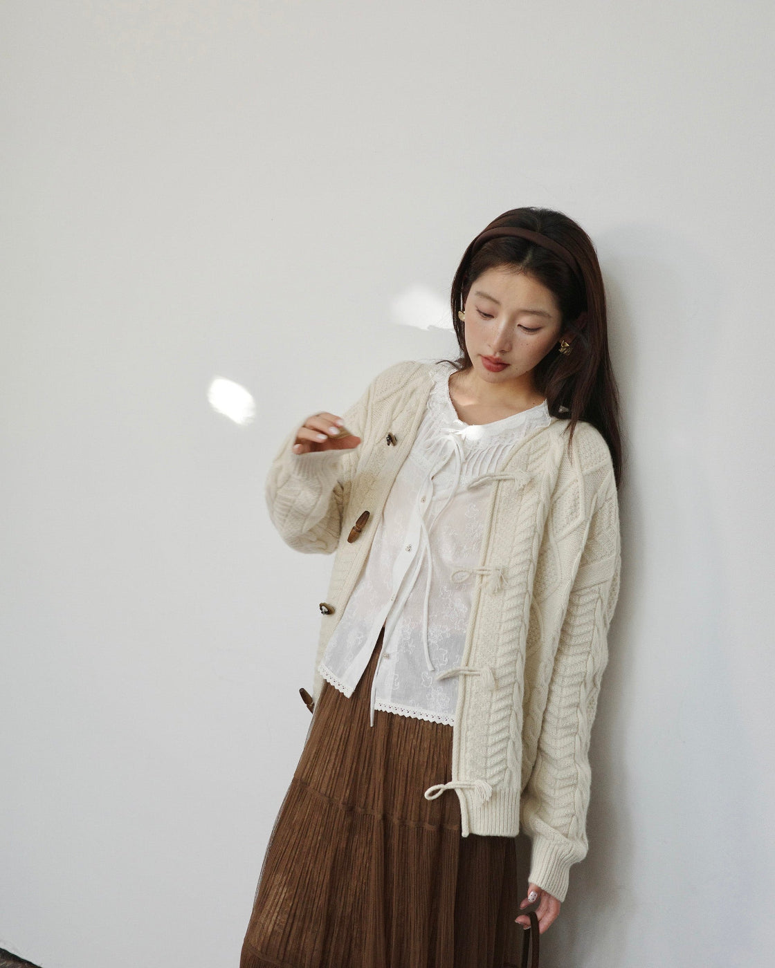 Vintage Cable Knit Cardigan Sweater for Women – Relaxed Fit Outerwear