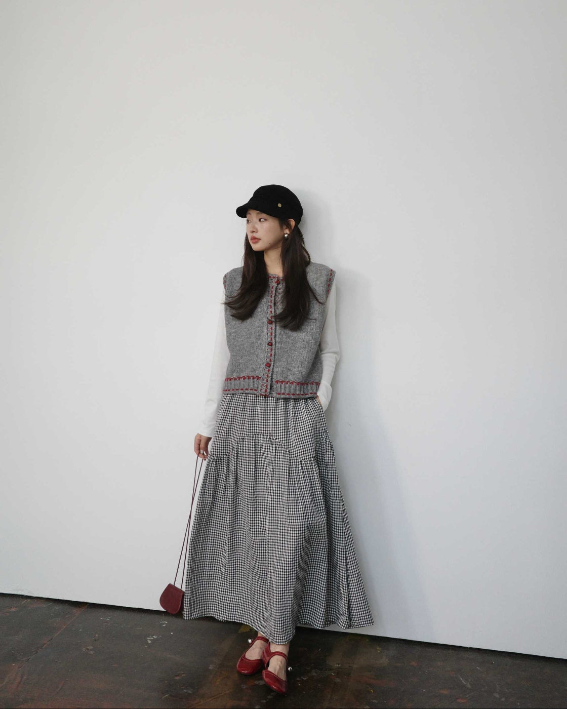 ハンドクラフト・ボタン & ステッチワーク 3Dクラウドニットベスト