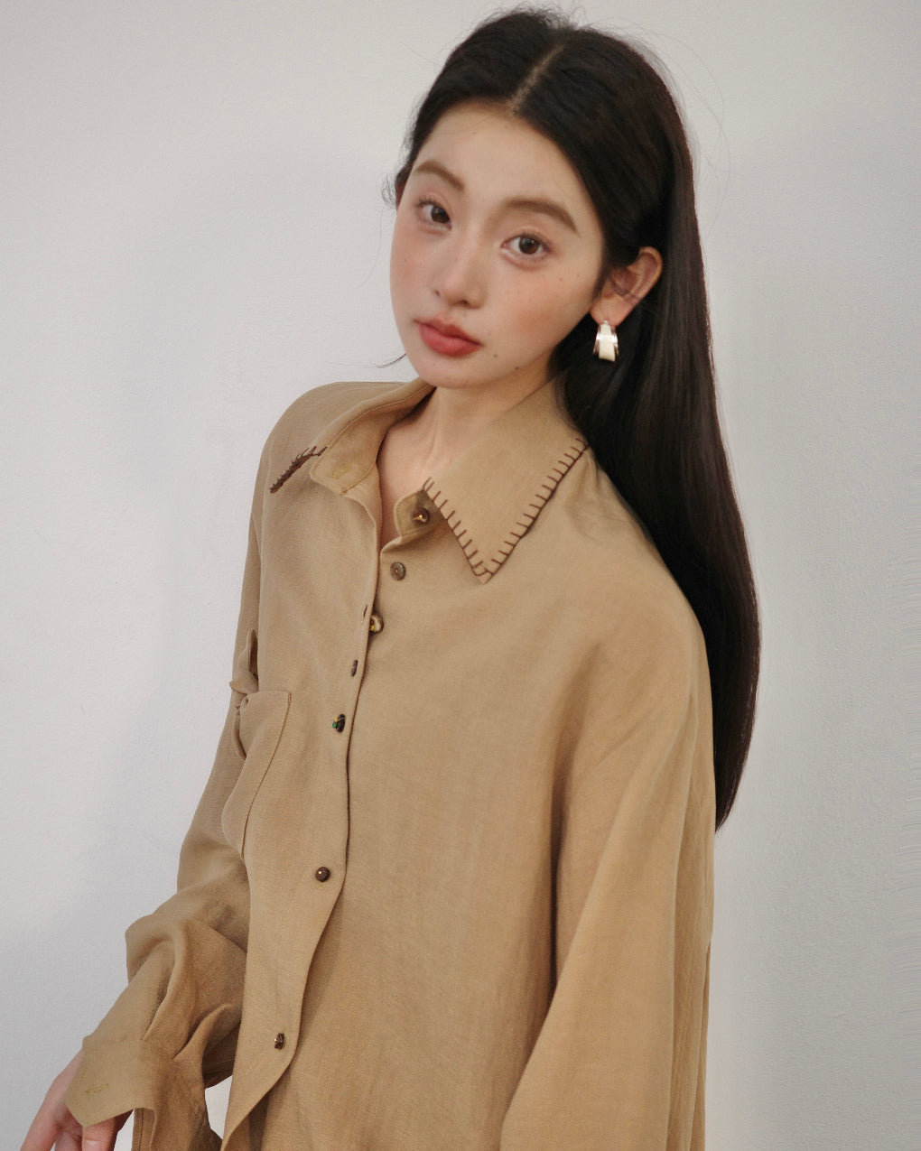 克洛Oversized Drop-Shoulder Shirt with Bow Pocket Detail