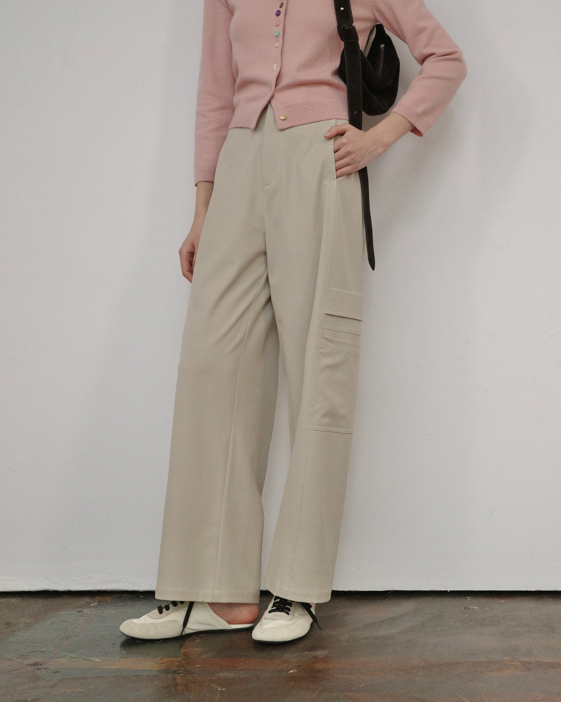 从容Wide-Leg Straight Trousers with Cargo Pocket Detail