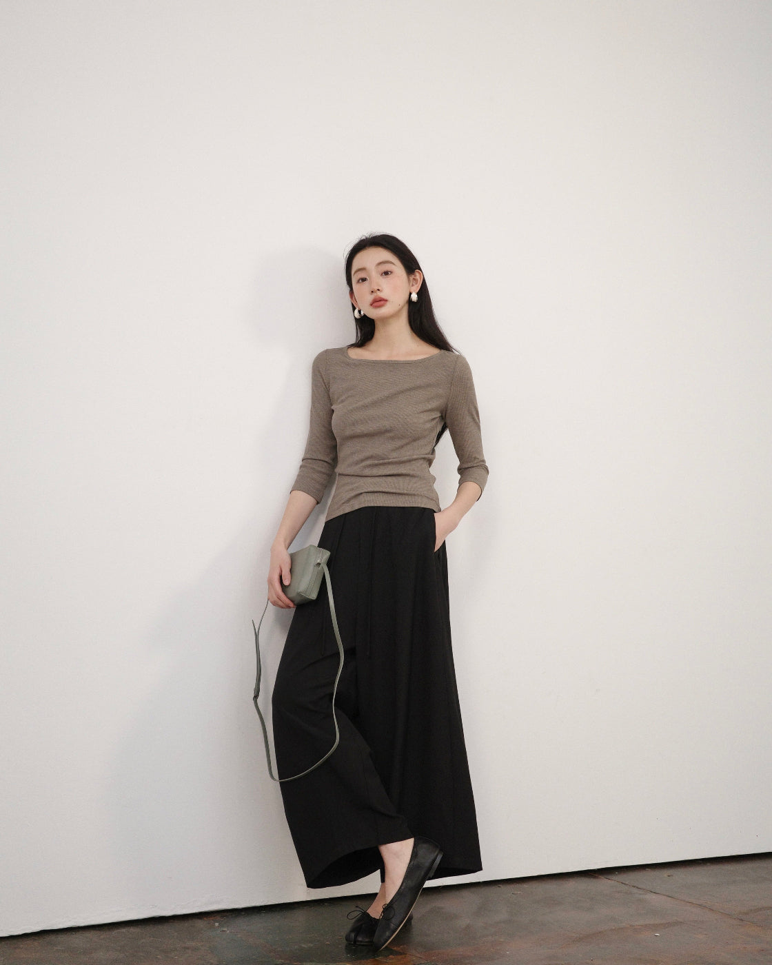 悠悠Ribbed Boat-Neck Mid-Sleeve Fitted Top