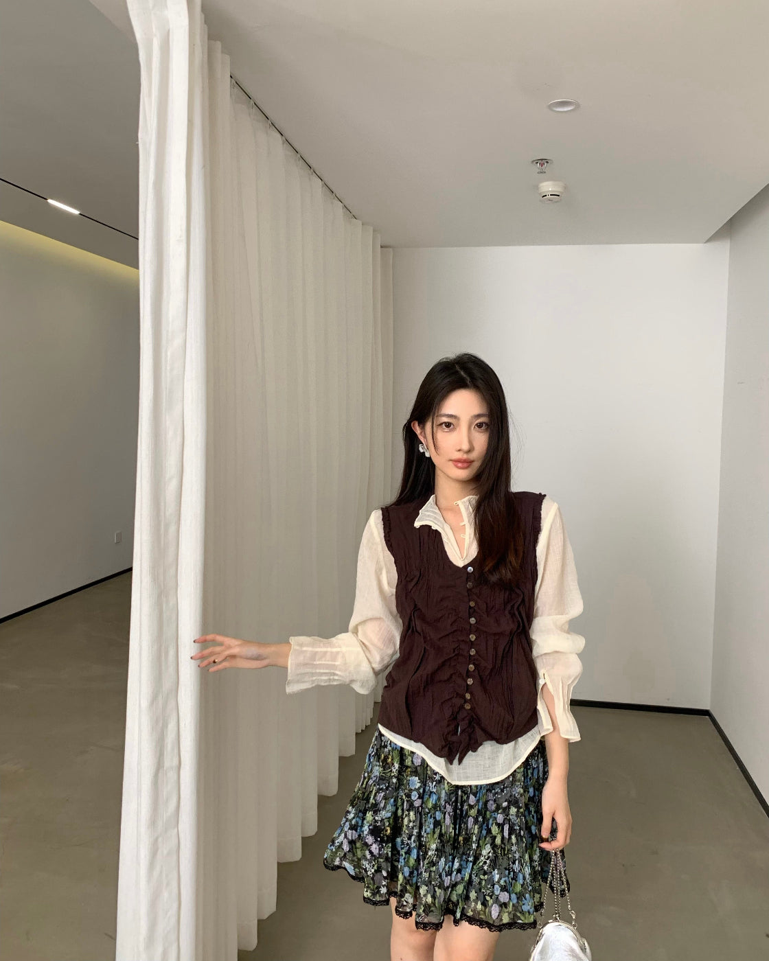 乌苏梅子Smocked Linen-Texture Sleeveless Vest