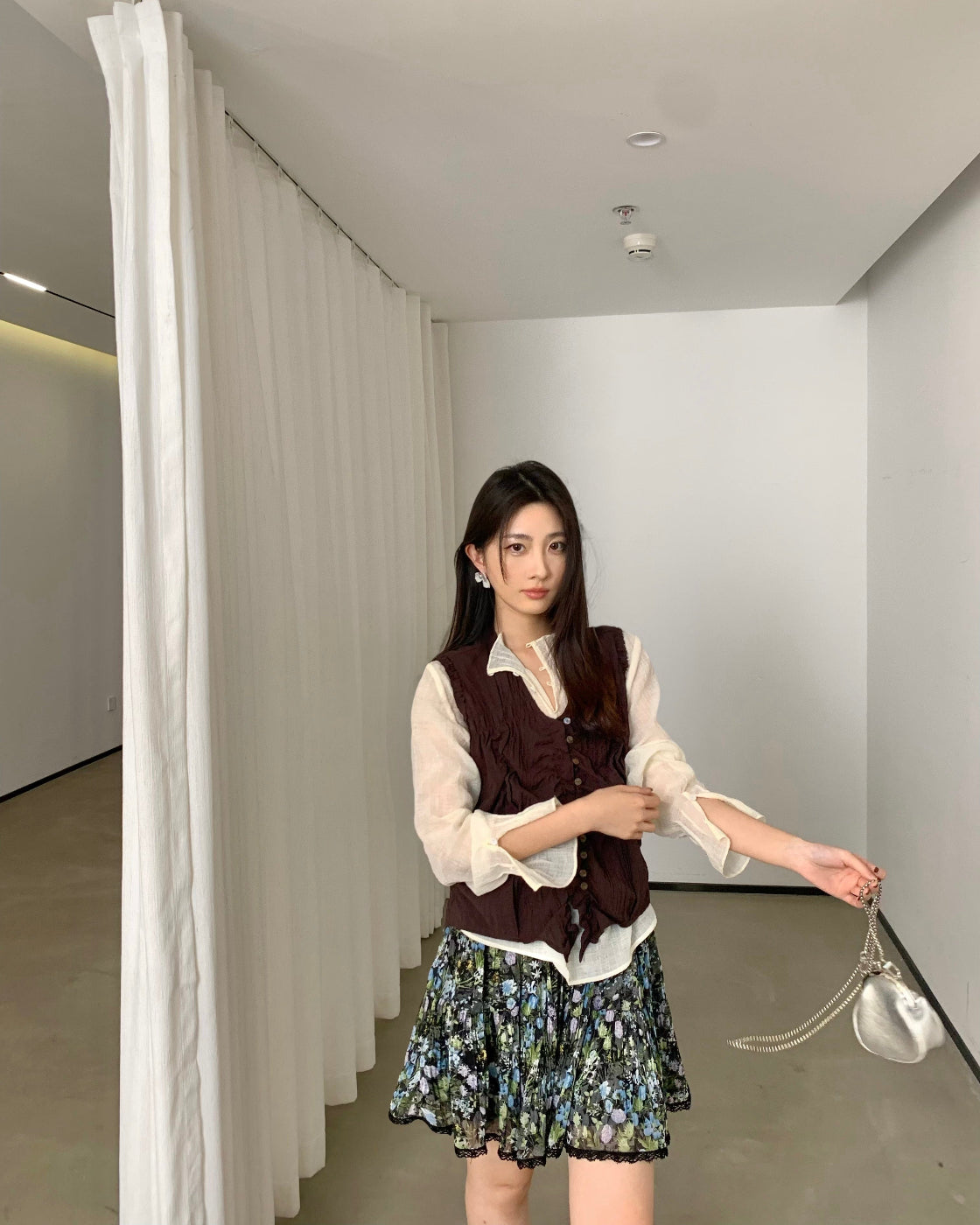 乌苏梅子Smocked Linen-Texture Sleeveless Vest