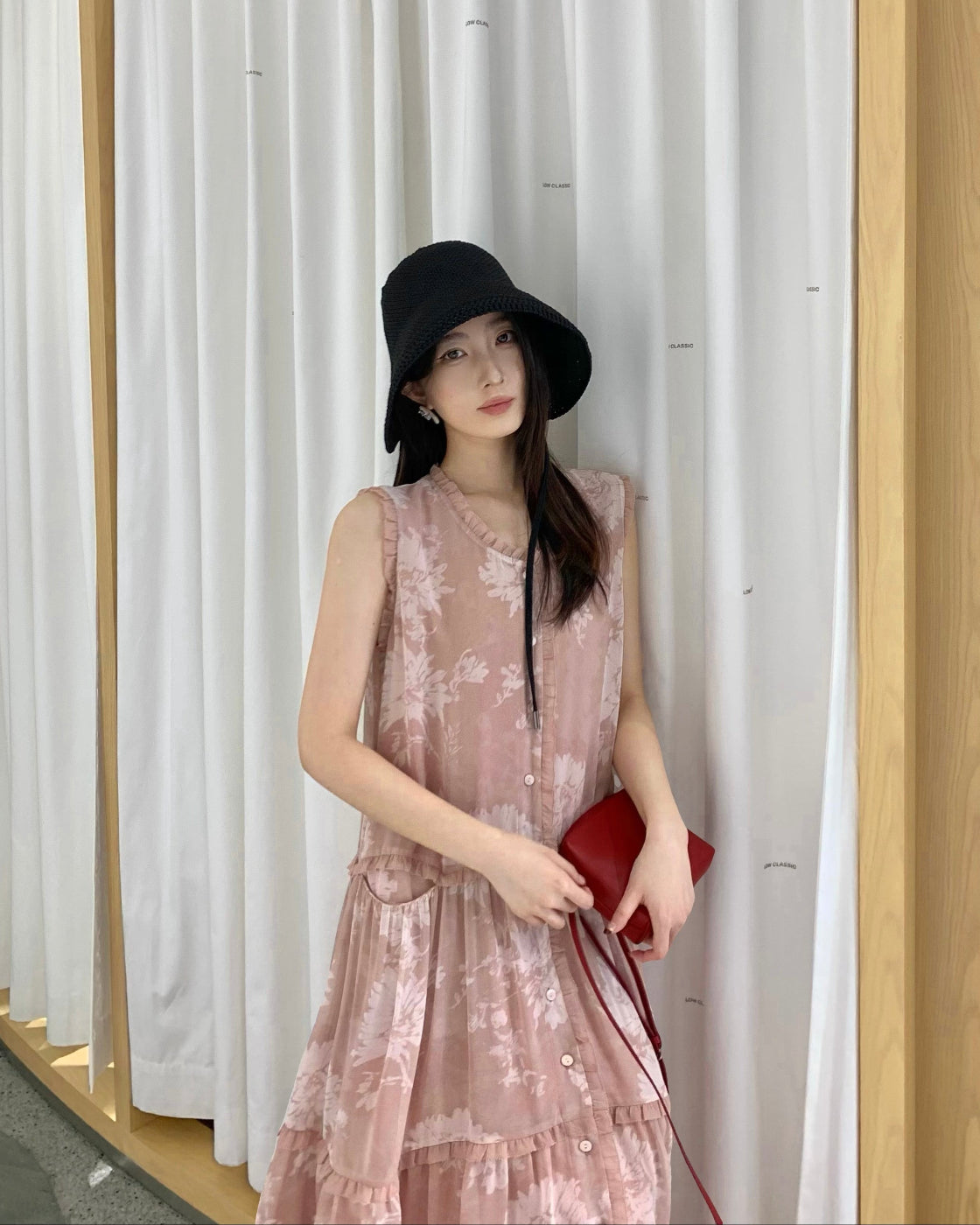花笙笙Sleeveless Full-Skirt Dress with Pleated Waist