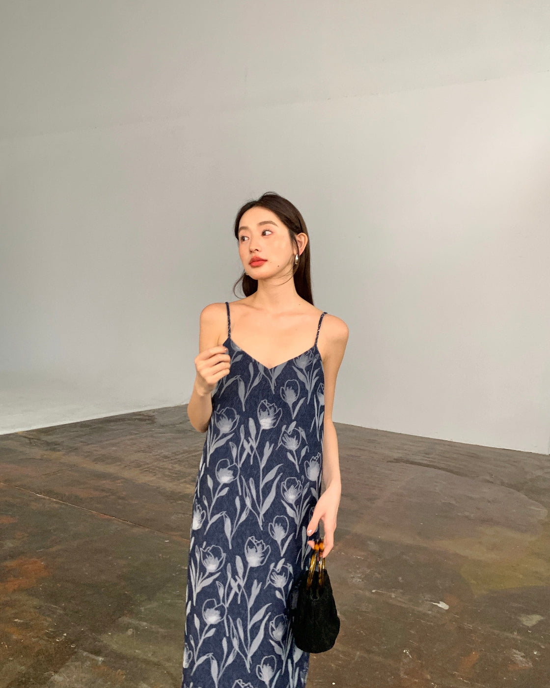 郁金香Jacquard Slip Dress with Adjustable Woven Straps