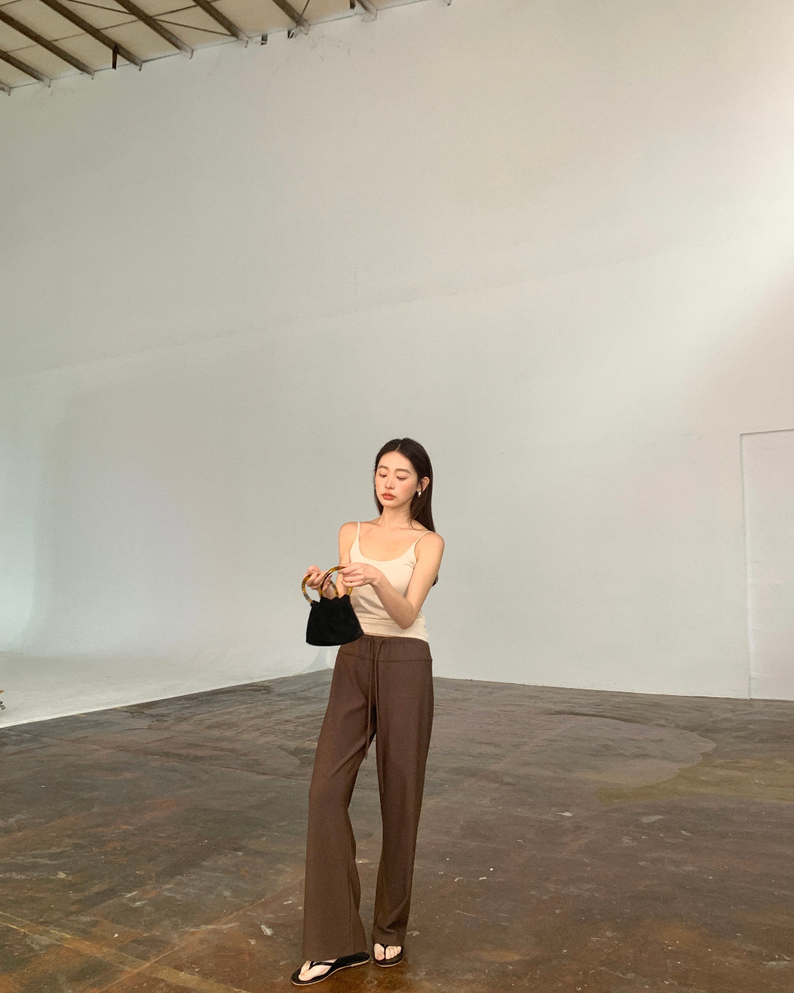 线条裤Relaxed Slim-Leg Trousers with Elastic Waist