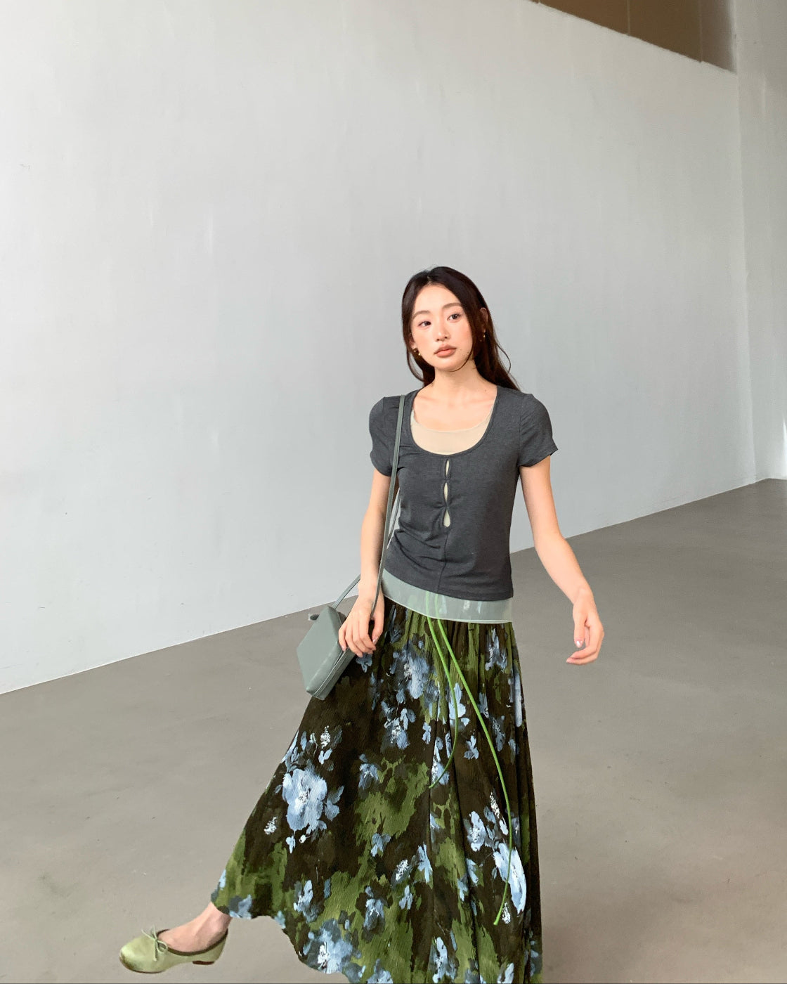 Issey-style pleated skirt with designer print, elegant and slimming summer skirt