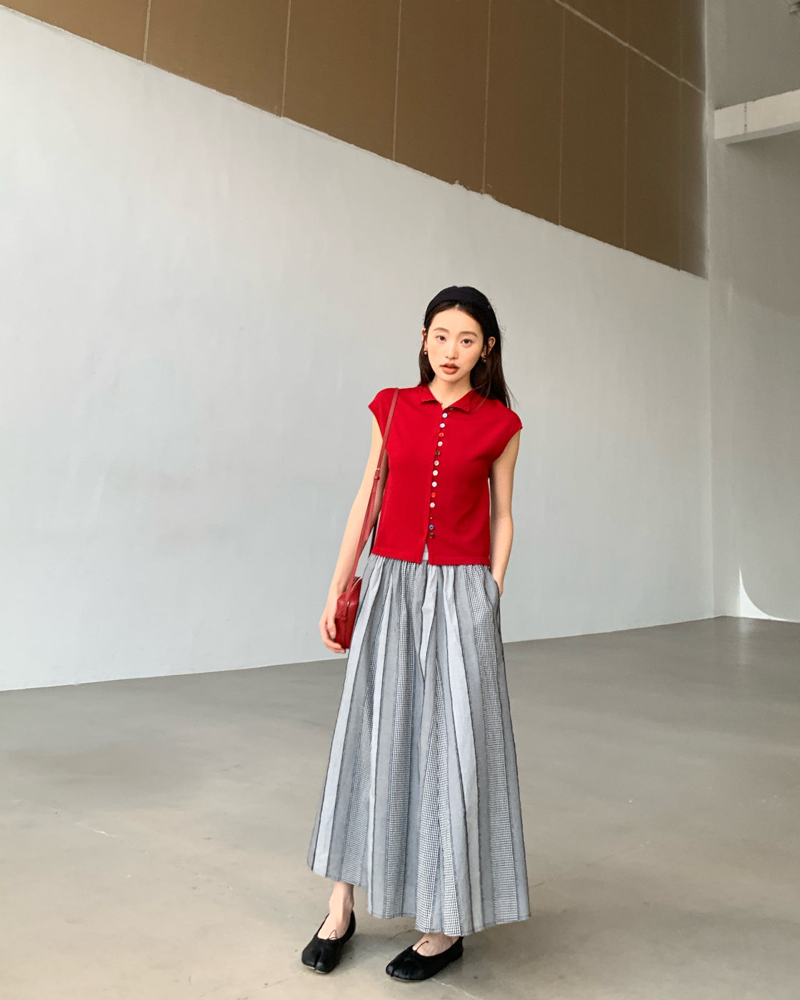 Summer thin knit top with elegant mock neck, slim fit and slimming T-shirt style