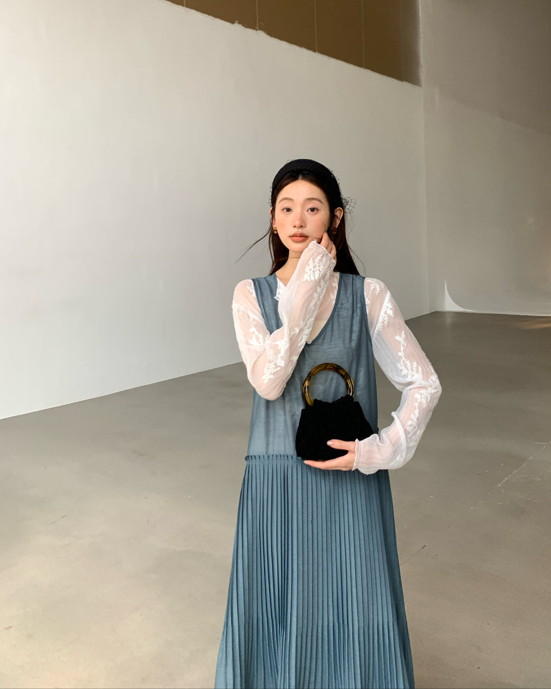 Reversible blouse, ultra-lightweight zero-burden dress
