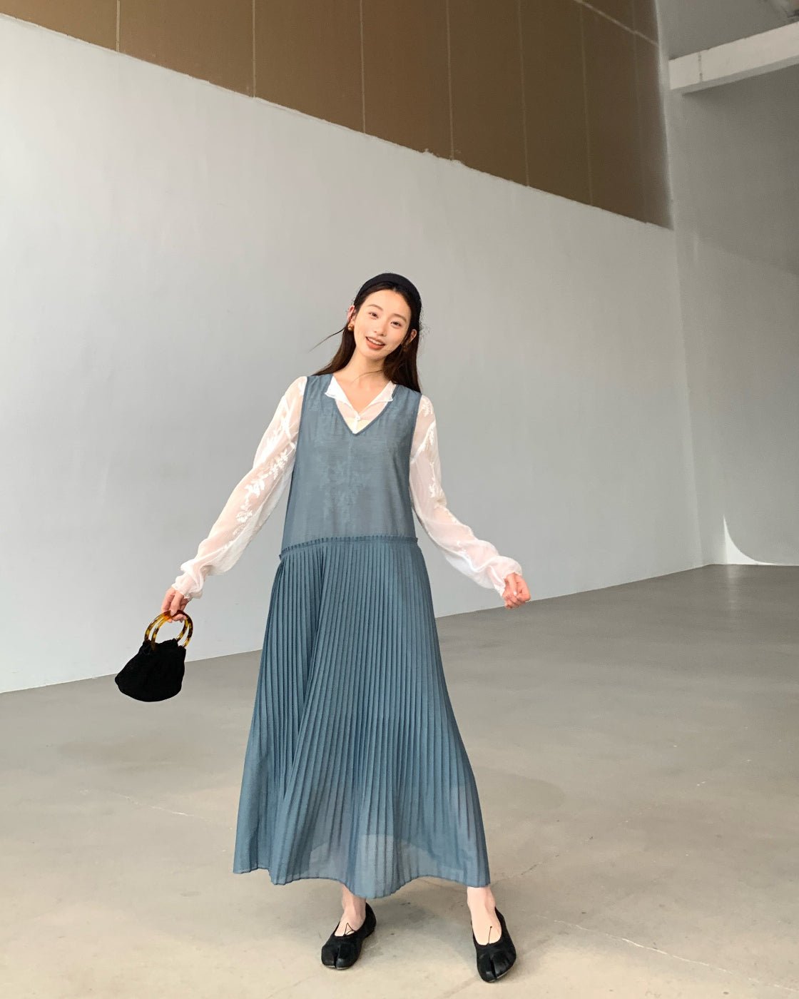 Reversible blouse, ultra-lightweight zero-burden dress