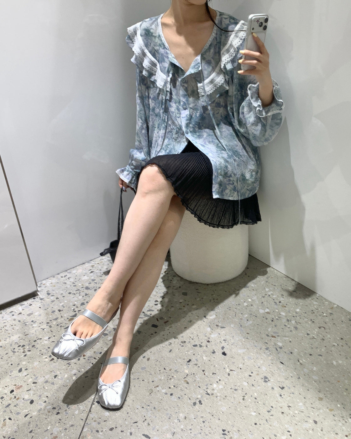 Blue-and-white porcelain ruched lightweight sheer long-sleeve summer sun-protective shirt