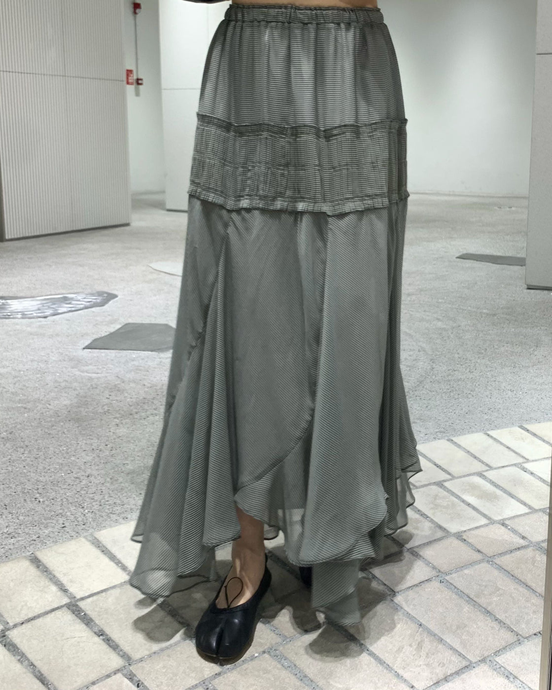 Elastic-waist designer niche fishtail skirt with extra-large hem, elegant and versatile
