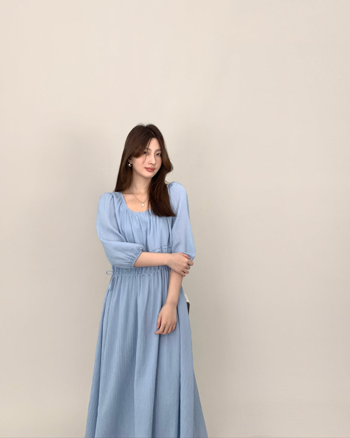 Commute-style short-sleeved fitted round-neck loose-fitting dress