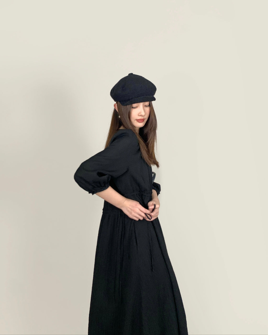 Commute-style short-sleeved fitted round-neck loose-fitting dress