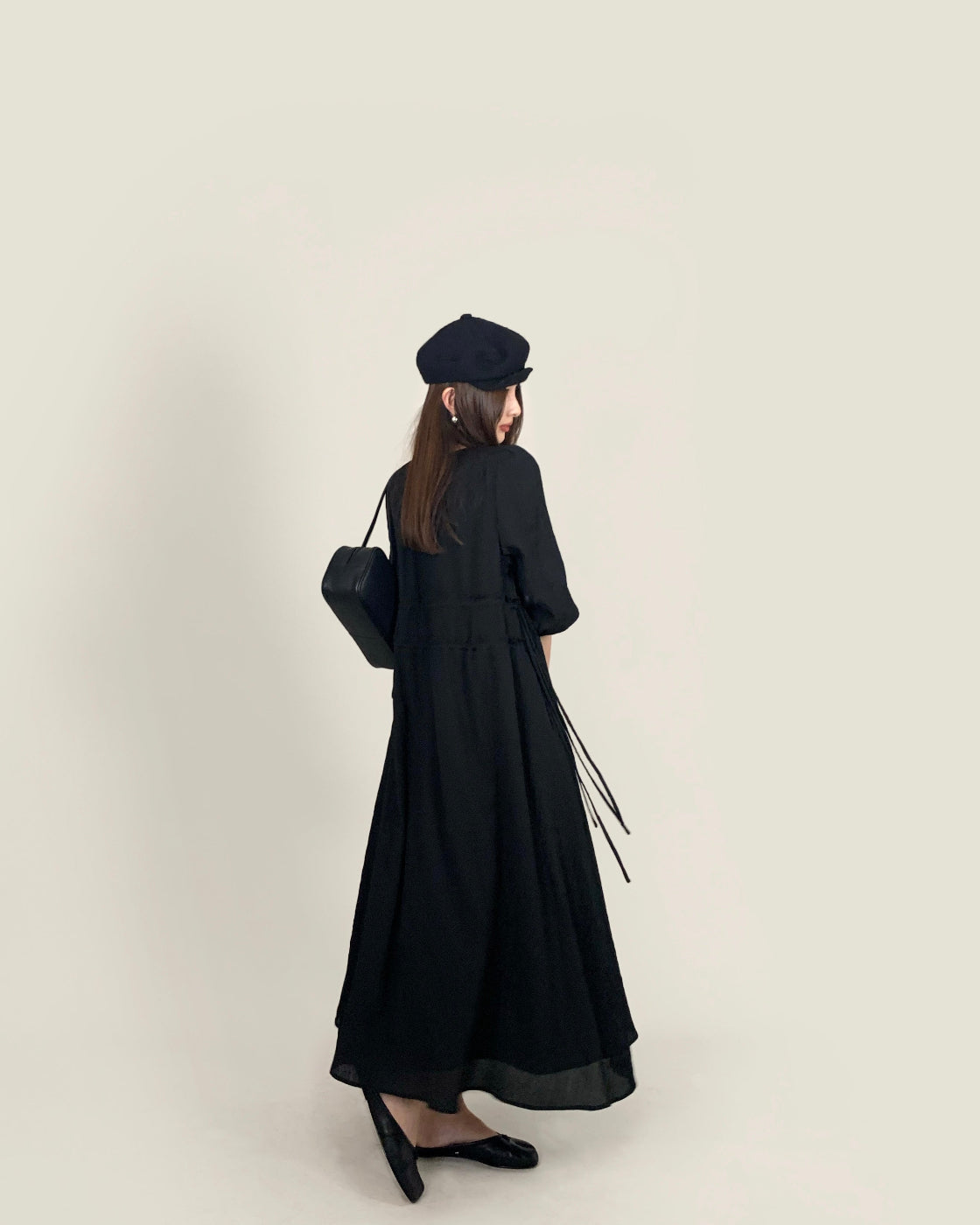 Commute-style short-sleeved fitted round-neck loose-fitting dress