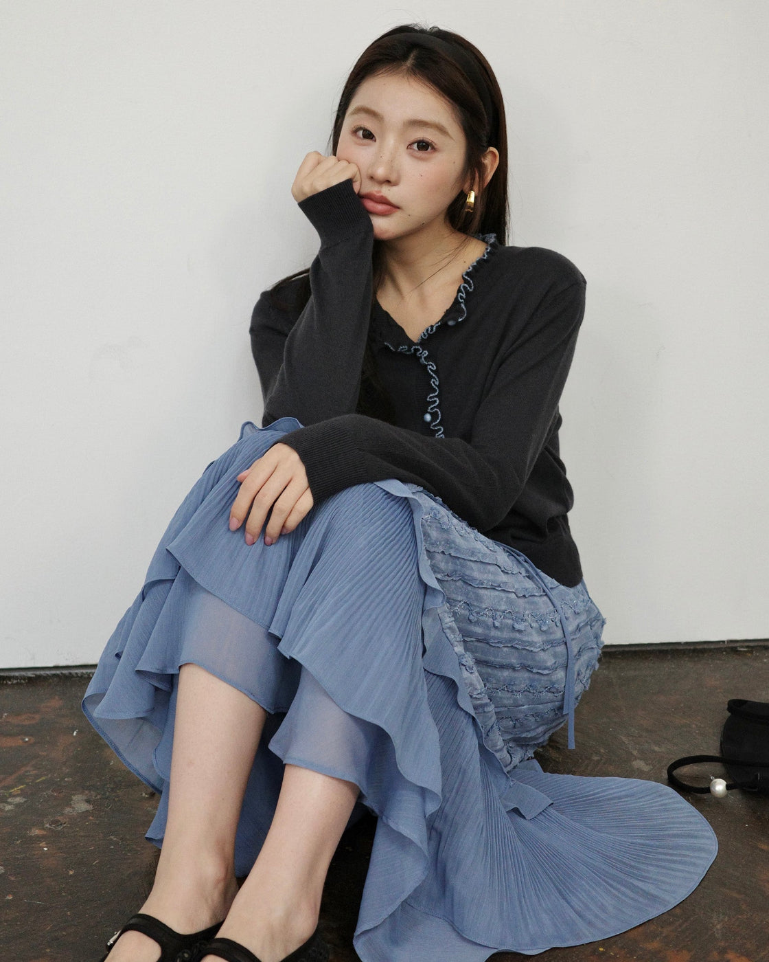 バイカラーパイピング & くるみボタン 構築的ニットカーディガン