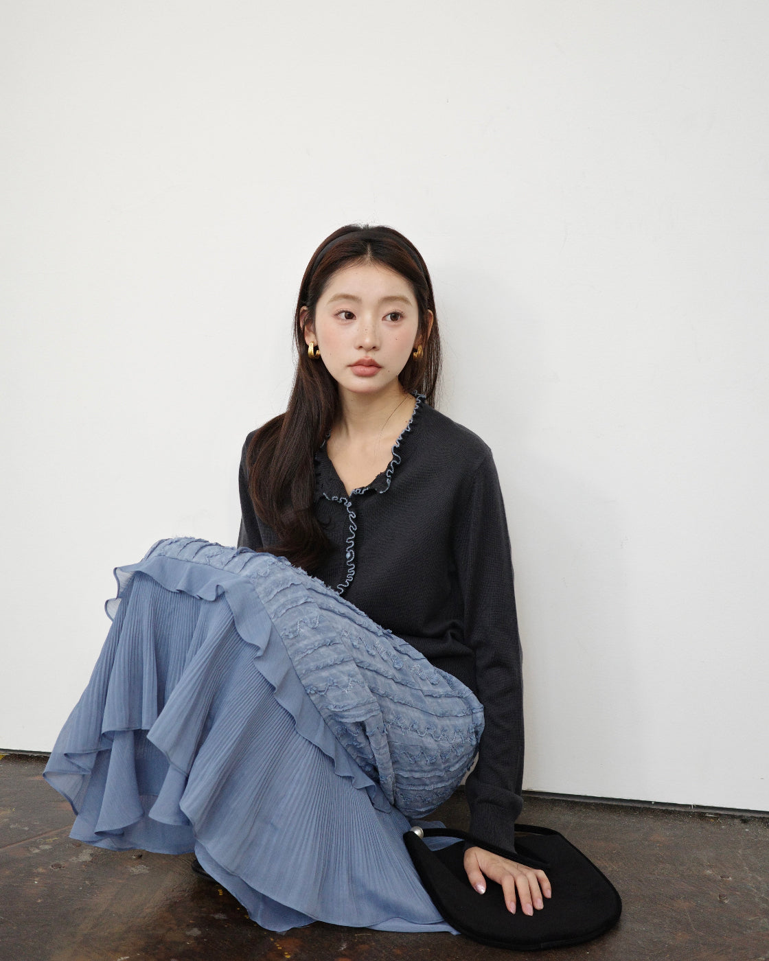 バイカラーパイピング & くるみボタン 構築的ニットカーディガン