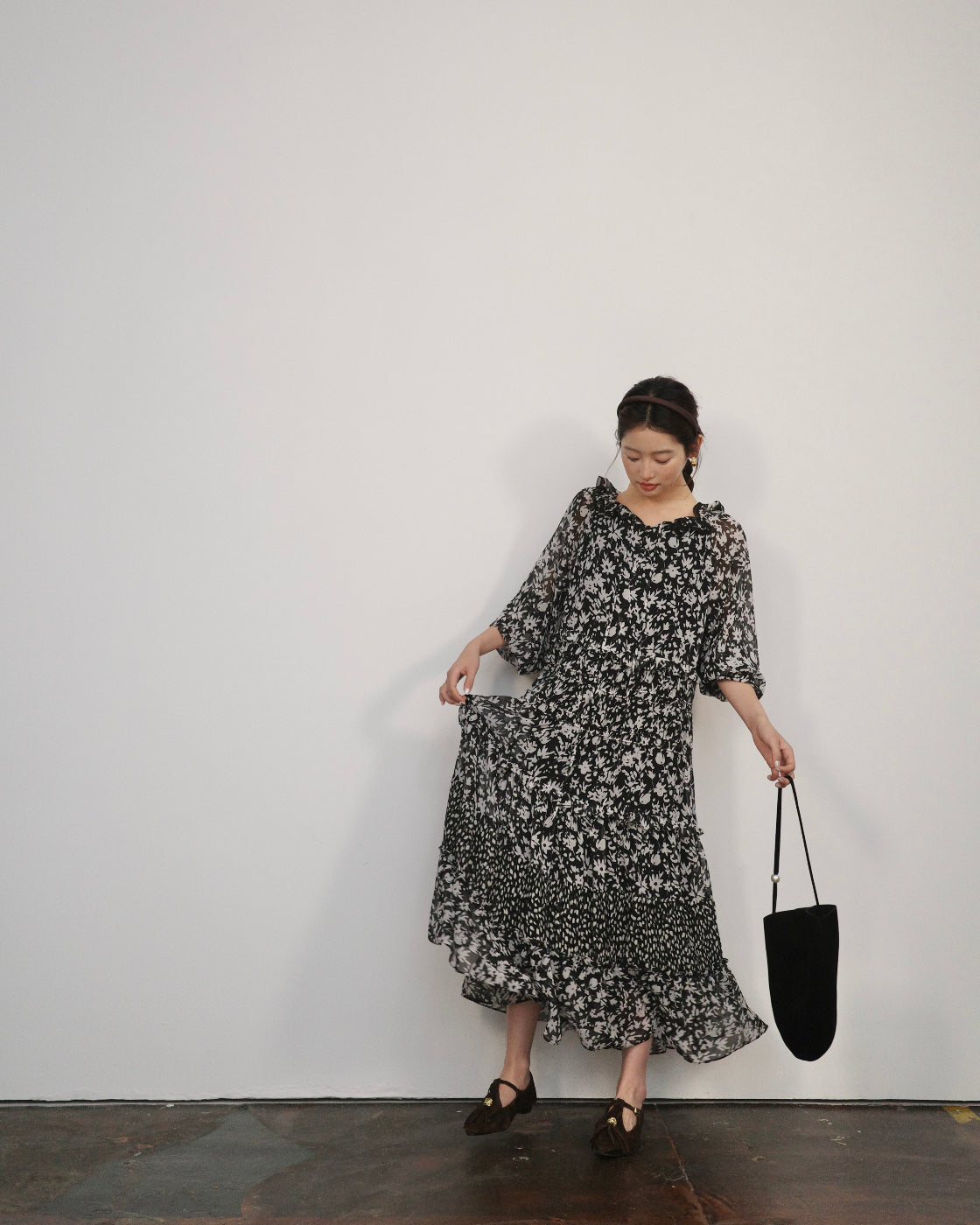 A niche design floral print slimming dress