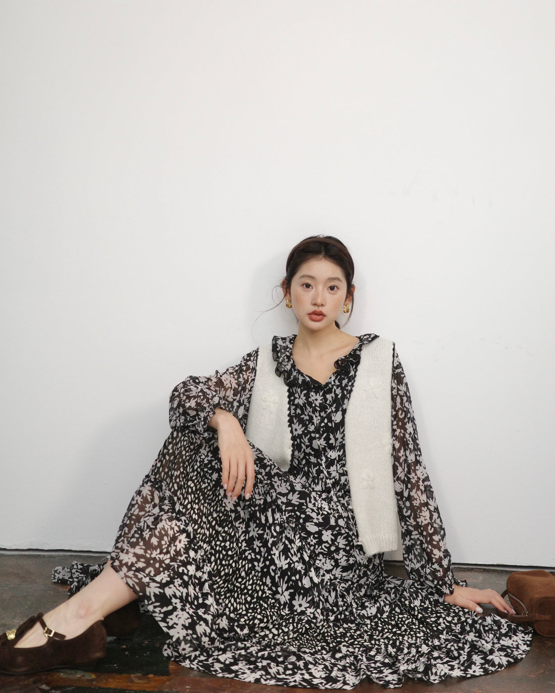 A niche design floral print slimming dress