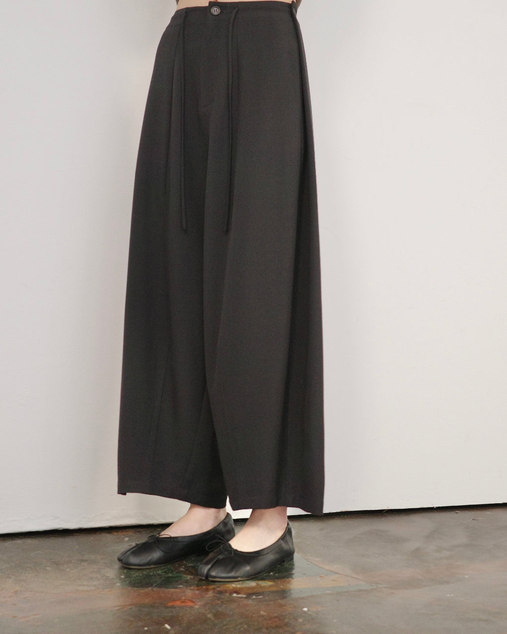 随适Balloon Wide-Leg Pants with Pleats & Drawstring