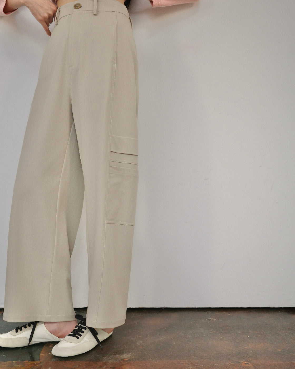 从容Wide-Leg Straight Trousers with Cargo Pocket Detail