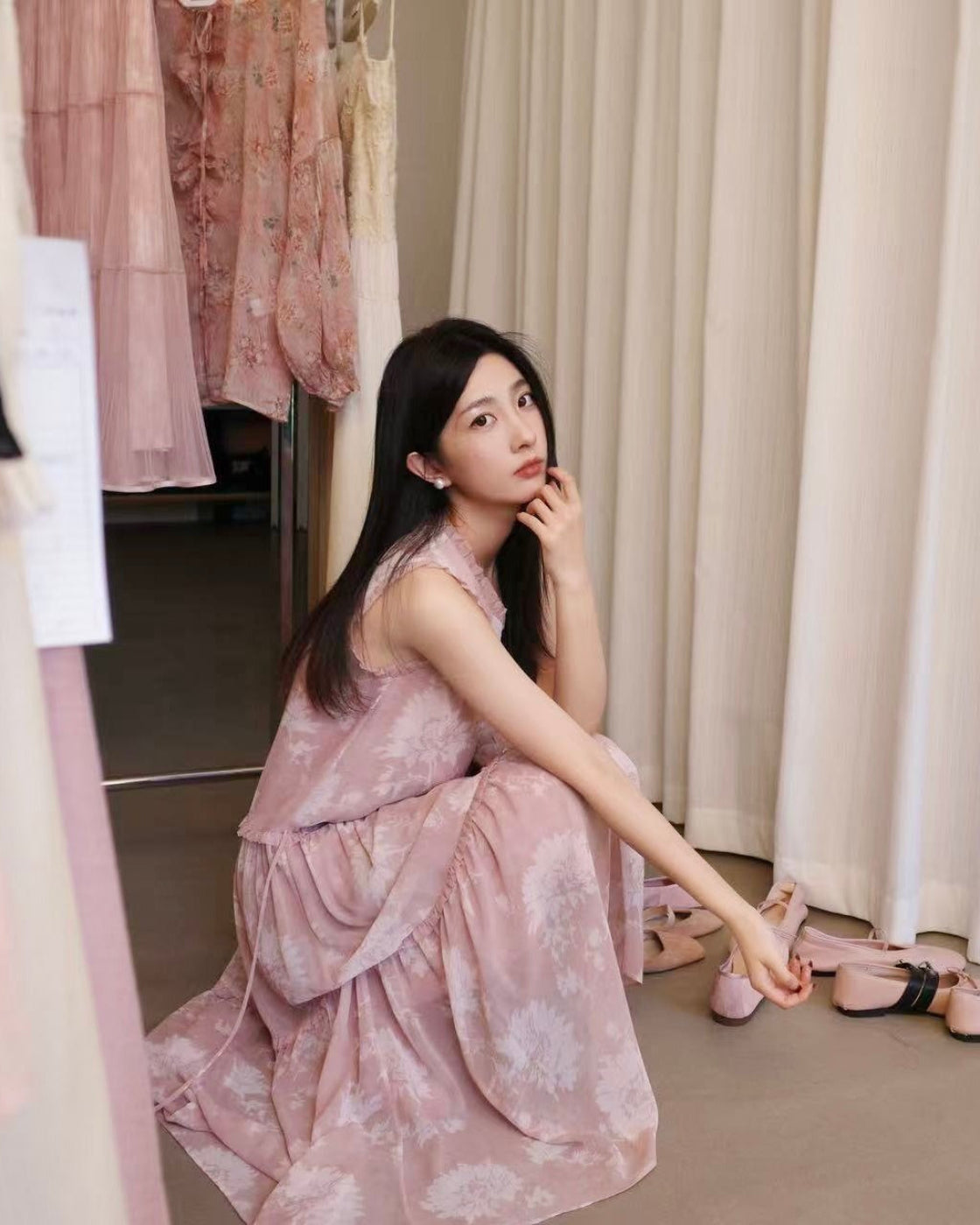 花笙笙Sleeveless Full-Skirt Dress with Pleated Waist