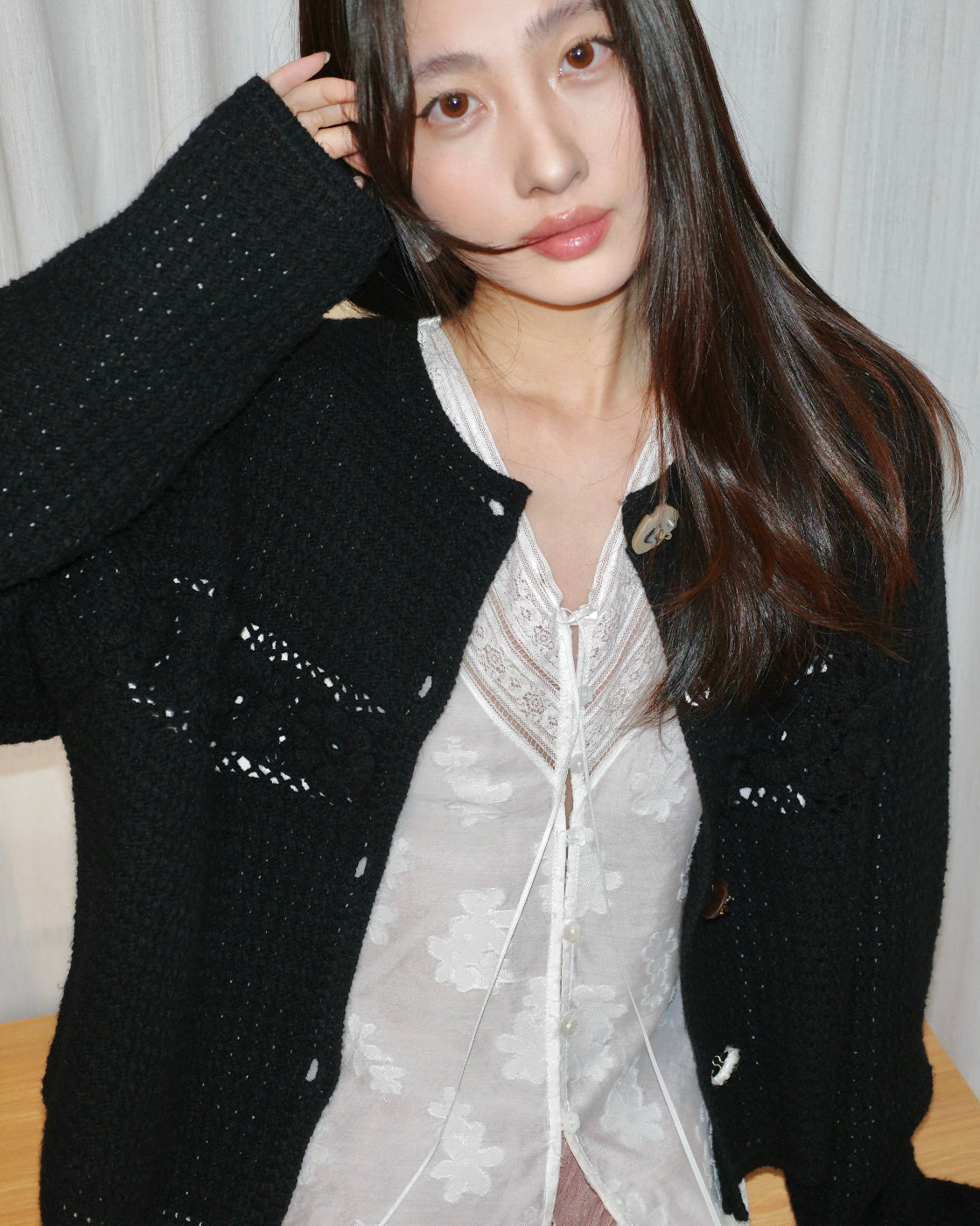 软香Jacquard Cut-Flower Shirt with Shell Button Detail