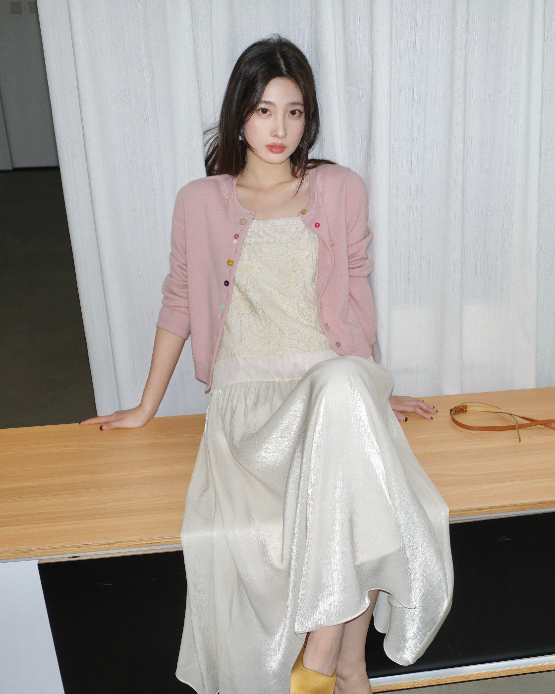 杜松茉莉Sleeveless Midi Dress with Laser-Cut Lace & Halter Tie