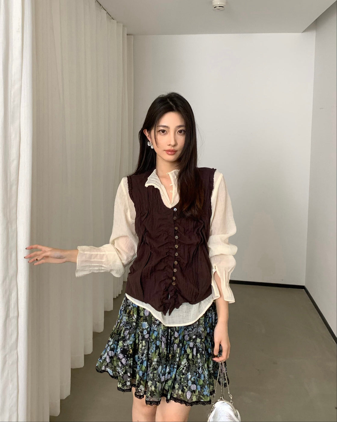 乌苏梅子Smocked Linen-Texture Sleeveless Vest
