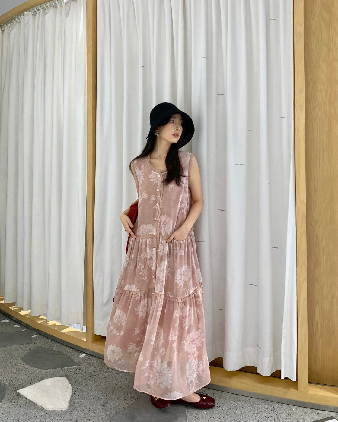 花笙笙Sleeveless Full-Skirt Dress with Pleated Waist