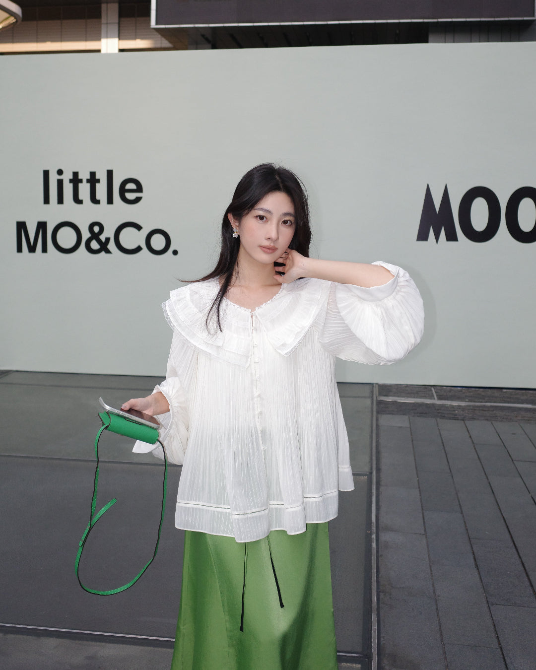 Oversized Puff-Sleeve Shirt with Magnetic Placket
