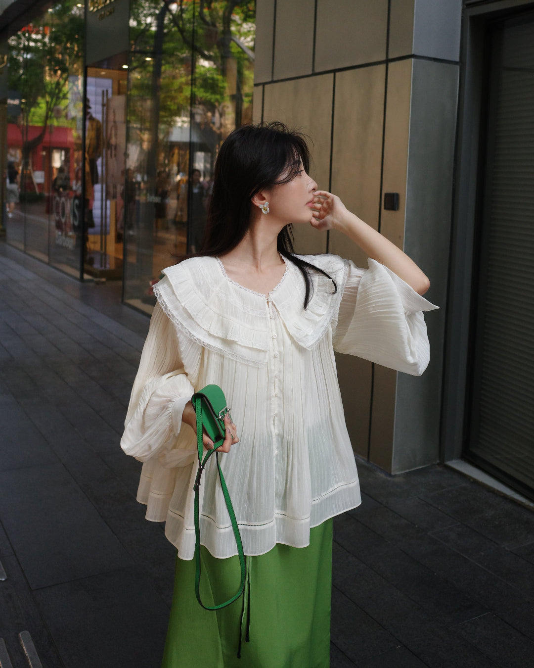 Oversized Puff-Sleeve Shirt with Magnetic Placket