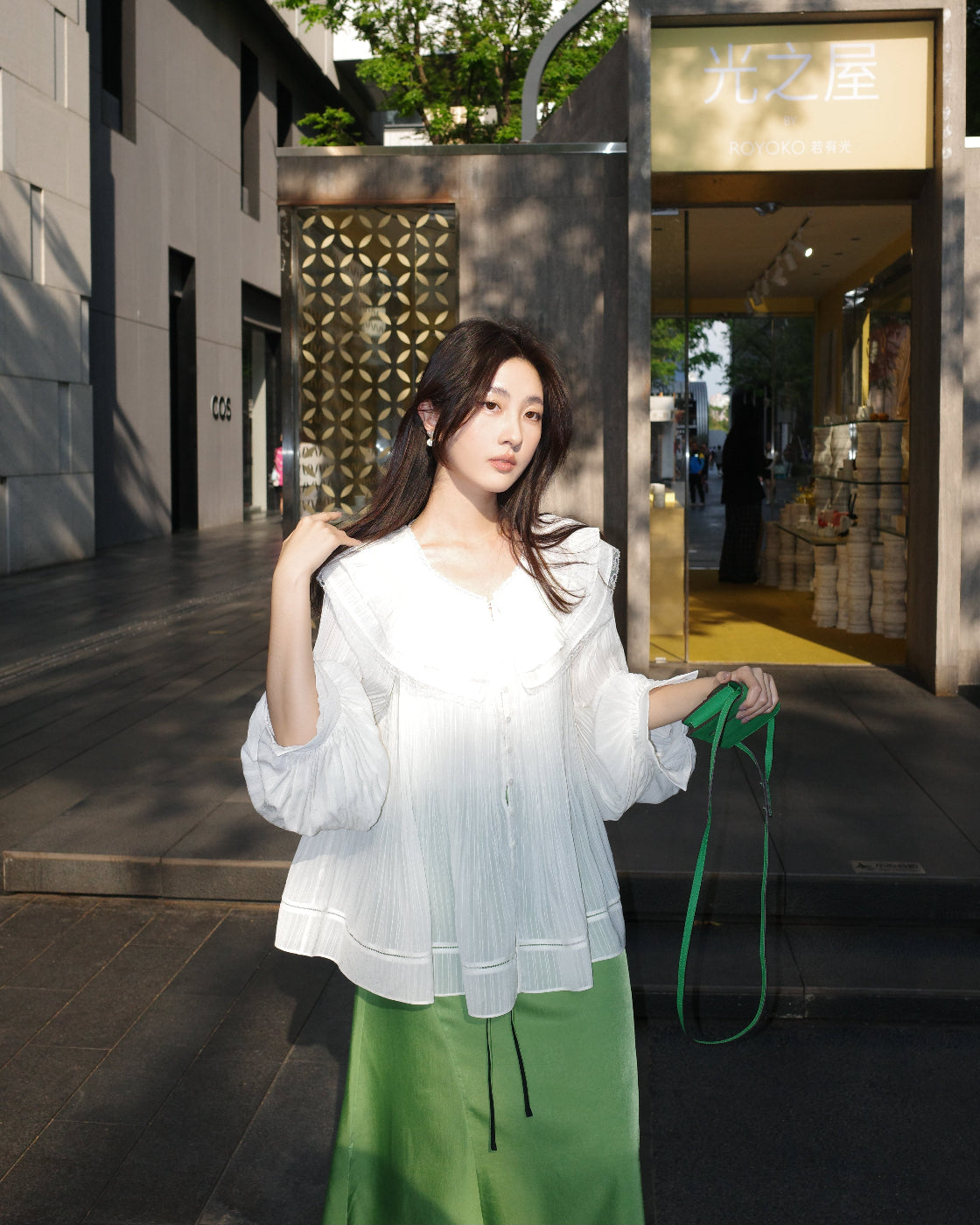 Oversized Puff-Sleeve Shirt with Magnetic Placket