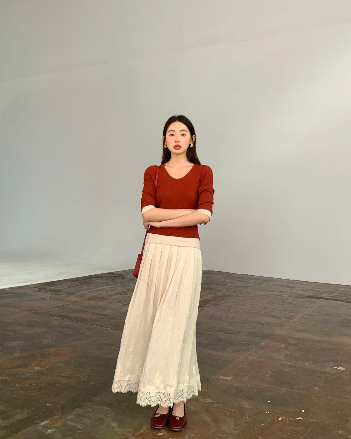 Fitted Mid-Sleeve Ribbed Top with Contrast Detail