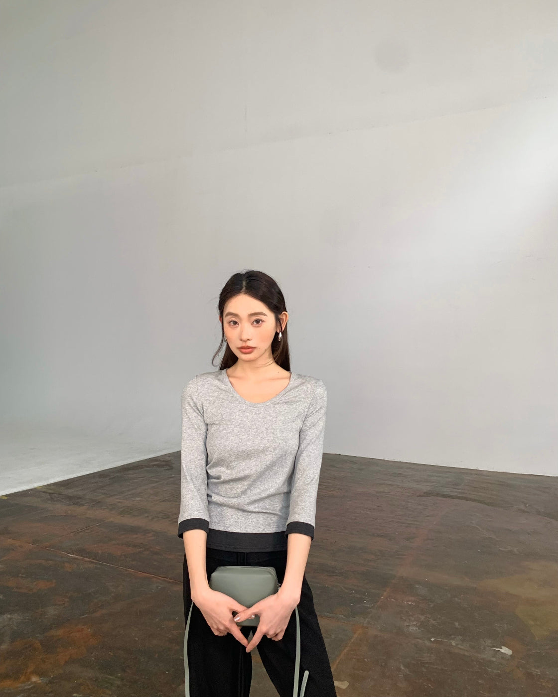 Fitted Mid-Sleeve Ribbed Top with Contrast Detail