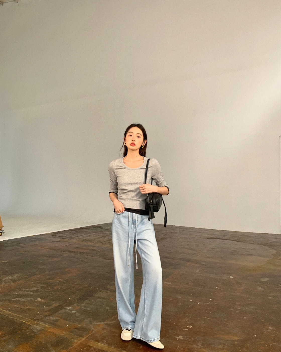Fitted Mid-Sleeve Ribbed Top with Contrast Detail