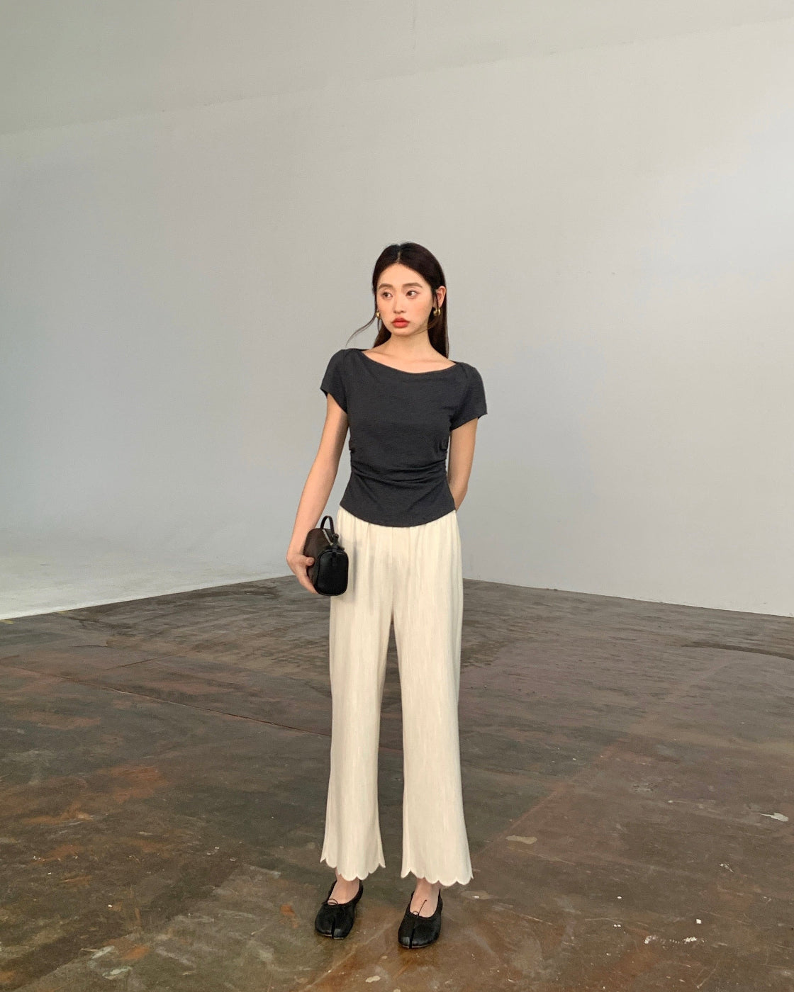 松木3-Way Neck Fitted Tee with Gathered Waist