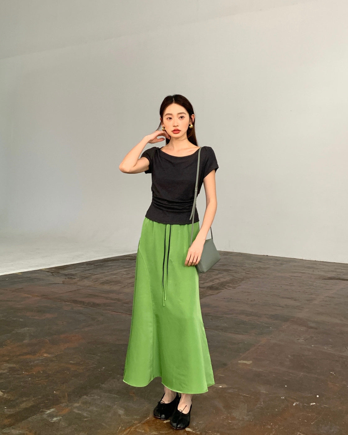 松木3-Way Neck Fitted Tee with Gathered Waist