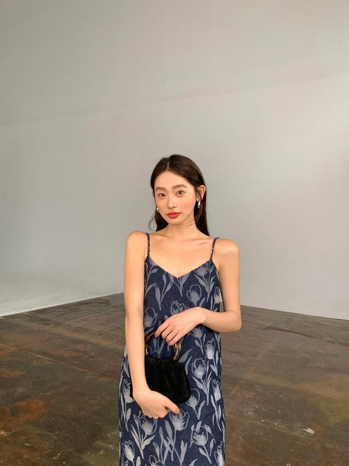 郁金香Jacquard Slip Dress with Adjustable Woven Straps