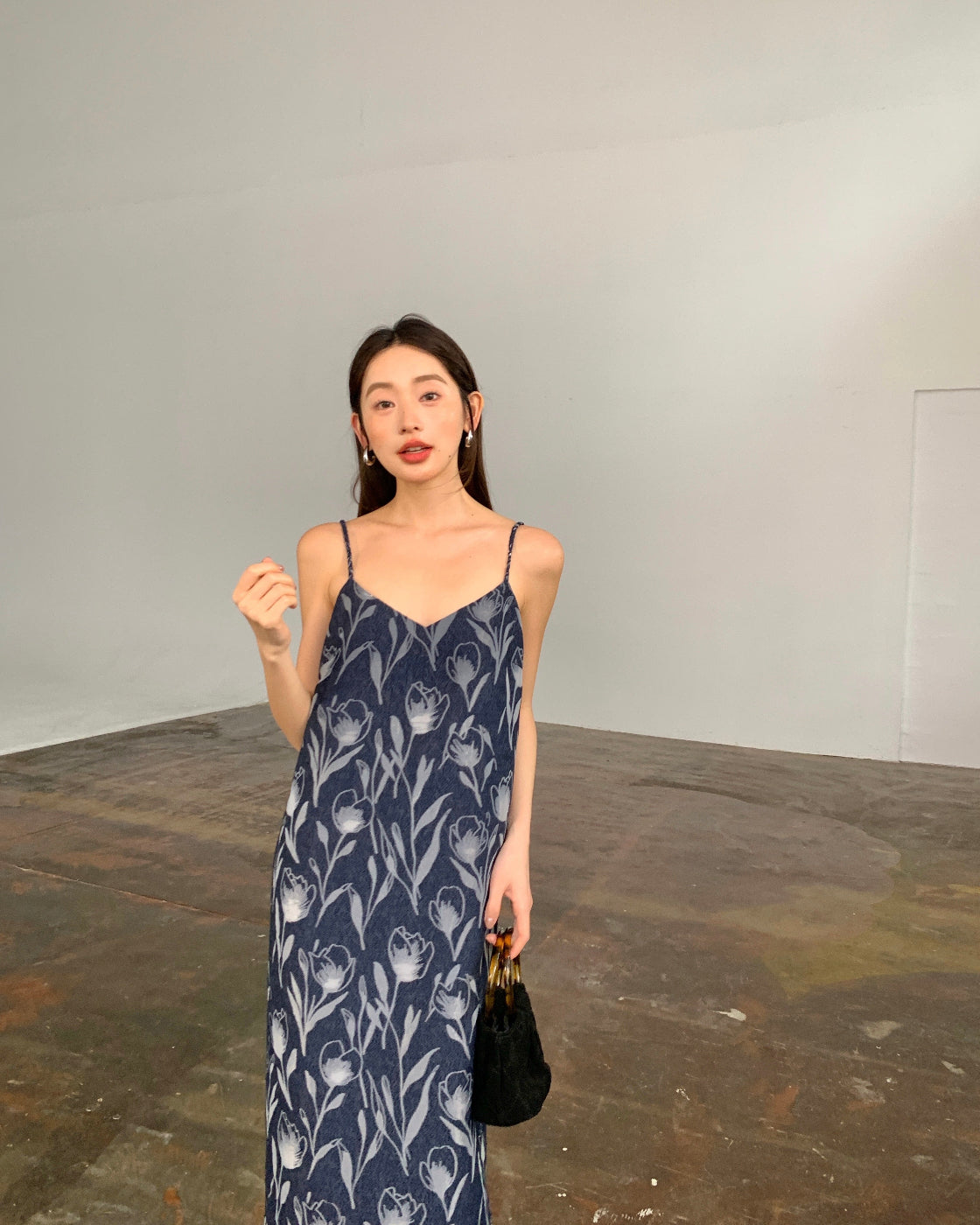 郁金香Jacquard Slip Dress with Adjustable Woven Straps