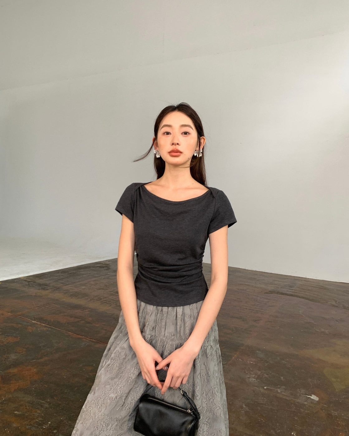 松木3-Way Neck Fitted Tee with Gathered Waist