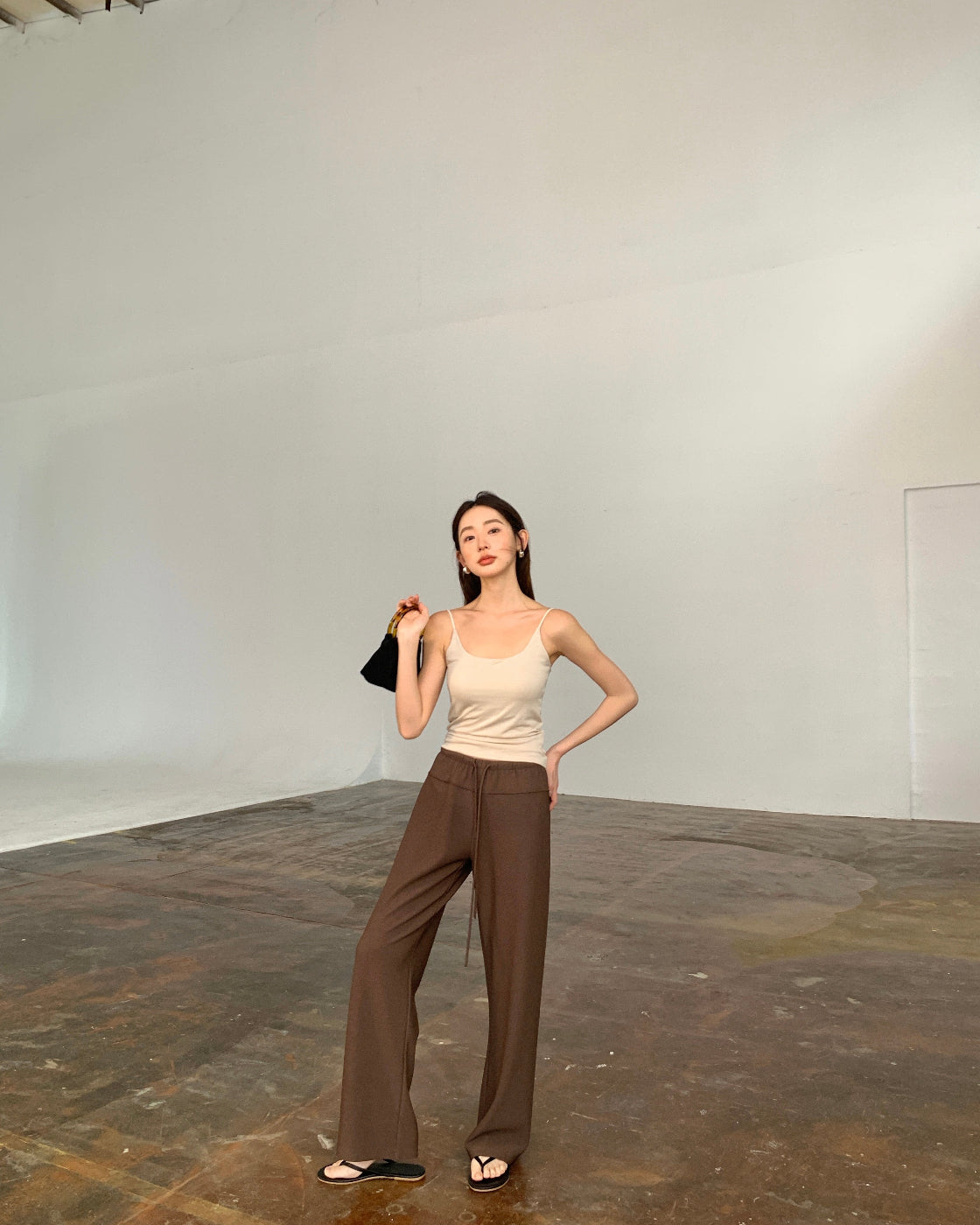 线条裤Relaxed Slim-Leg Trousers with Elastic Waist