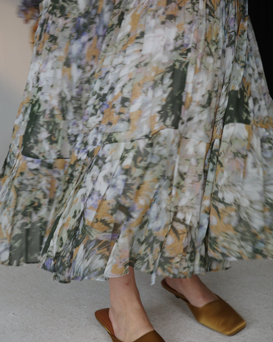 Heavyweight floral loose and laid-back Korean-style dress